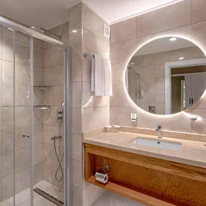 Deluxe Double or Twin Room Spa Bath